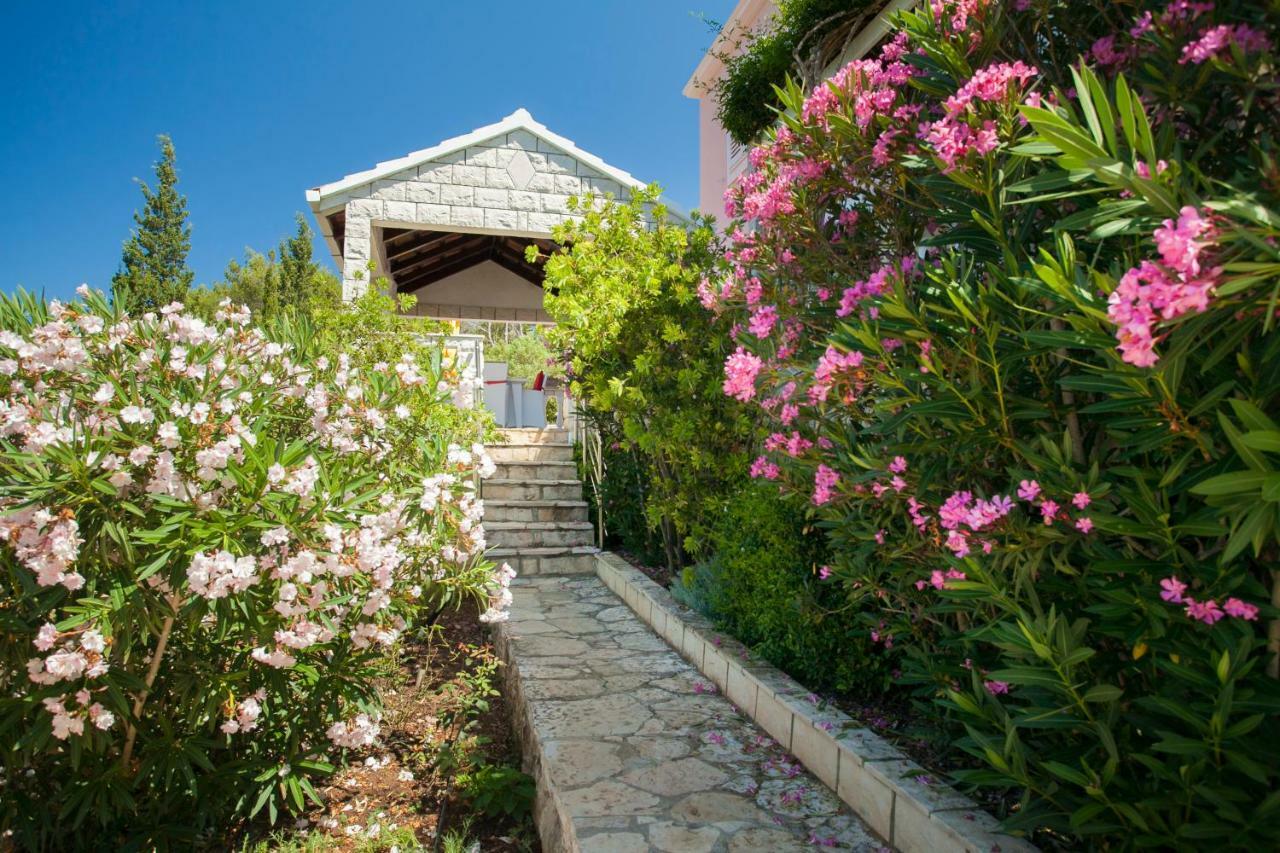 Waterfront Villa With Pool Vela Luka Exterior foto